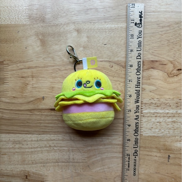 kidrobot x hello sanrio Blind Bag Burger Keychain - Picture 2 of 7